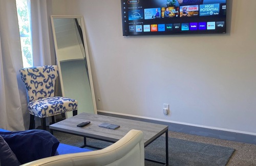 Hammond Apartment | Plant MOOD2! FREE STREET PARKING & Wi-Fi!