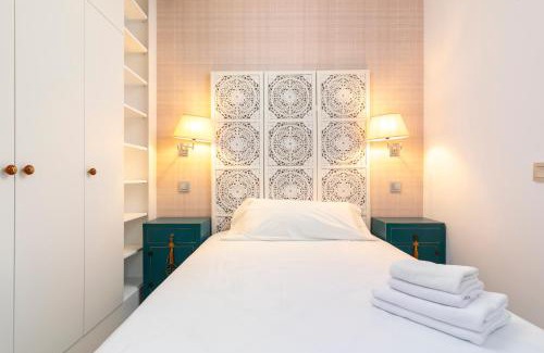 Almenara Apartment | PLAZA DE CASTILLA Apartments