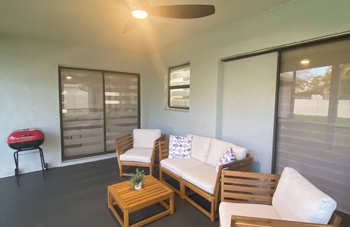Trafalgar House | Pleasant beautiful and cozy 3-bedrooms 2 bathrooms entire house in Cape Coral.