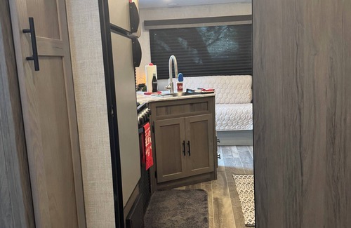 Fruitland Park RV Rental | Pleasant camping on a private lakefront property on lake Griffin in Leesburg, FL