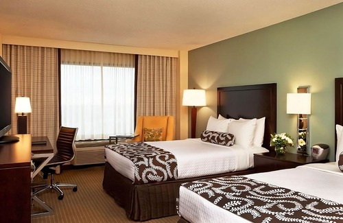 Eagan Park Hotel | Pleasant Stay, Convenient Location! 2 Convenient Units, Pool, Pets Allowed