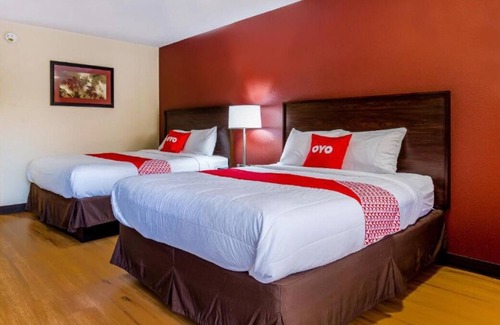 Moline House | Pleasant Stay, Convenient Location! Close to Black Hawk State Historic Site