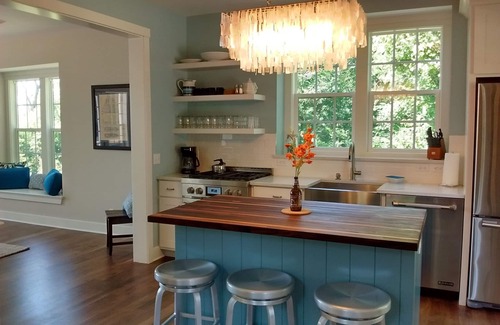 Mt. Pleasant House | PLEASANT VIEW-South Haven LAKEFRONT with Private Beach-Decks-Patio-Firepit-Swing