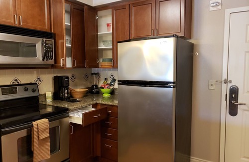 Las Vegas Resort | Pleasing Suite unit at Tahiti Village Las Vegas Strip