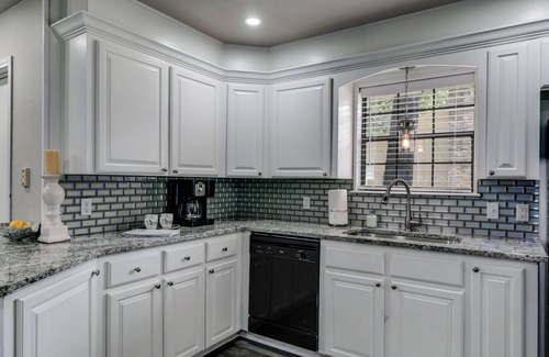 Texarkana House | Plenty of space for family gatherings or business meetings