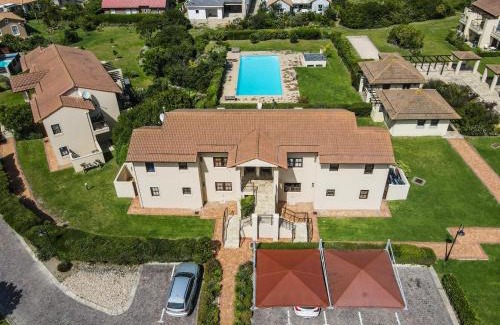 Plettenberg Bay Apartment | Plettenberg Bay Unit 17 Whale Rock Gardens Apartment with Backup Power