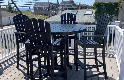 Newbury House | Plum Island Chic Cottage-Steps to Beach!n