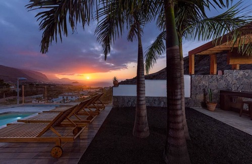 La Mancha Apartment | Plunge pool, terraces, garden, BBQ & lounge [A]