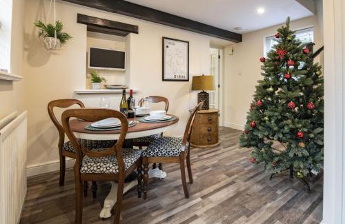 Leyburn House | Poachers Cottage