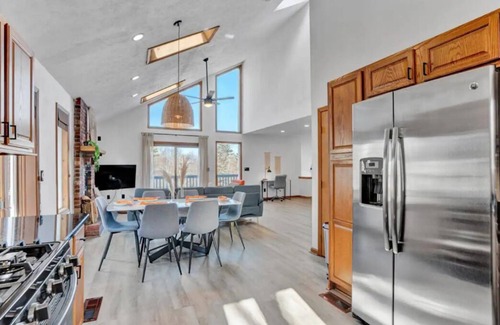 Tunkhannock Township Ski Chalet | Pocono Dream Chalet- HOT TUB/GameRoom/Lake & Pool Access/Fireplace/Firepit