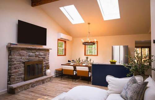 Gouldsboro House | Poconos Cozy Cabin EV Charger Indoor Pool