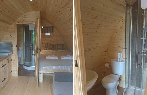 Laugharne Cabin | Pods @ Broadway with Hot tub
