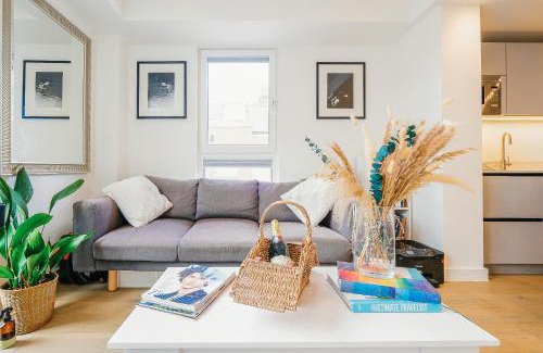 Acton Apartment | Poets Corner