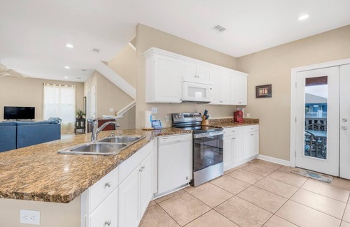 Fort Morgan Pines House | 🌴Point of View: Steps from the Sand, Pools & Fun!🌴