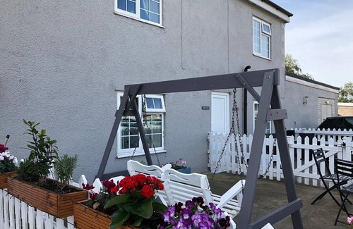 Burtle House | Polden Cottage Beautiful retreat near Cheddar and Glastonbury