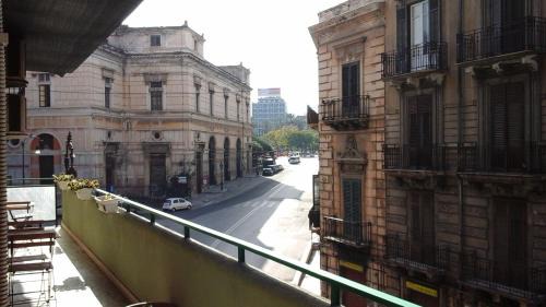 Palermo Bed & Breakfast | Politeama Center