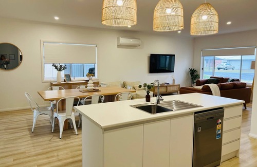 Waterhouse House | Pollie's - Pet Friendly Outside