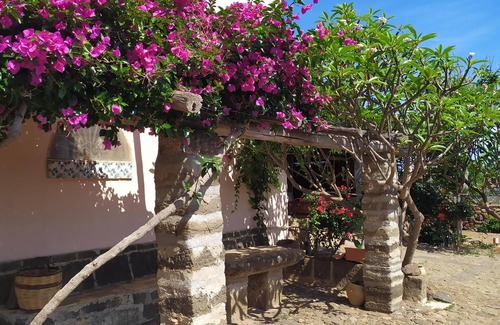 Ustica Apartment | Pomegranate Apartment @ Hibiscus Farmhouse