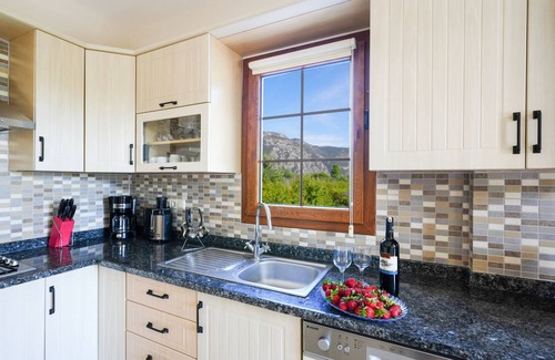 Dalyan Villa | Pomegranate Garden Villas. Three villas, 12 - 21 guests. Two swimming pools. n