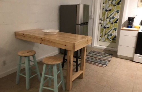 East End House | POMPANO Beach studio with pool. Lovely Couple's Getaway… Steps to beach