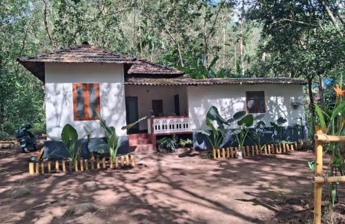 Irinjalakuda House | Pookie stay athirapilly