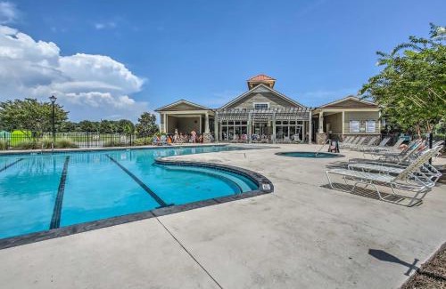 Calabash Apartment | Pool Access and 11 Mi to Beach Calabash Condo!