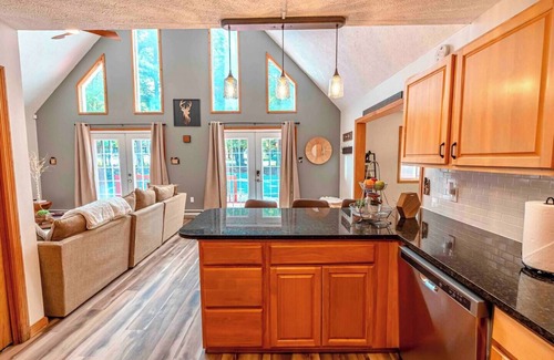 Albrightsville Ski Chalet | Pool/Grill/Lake Access/Near all Activities