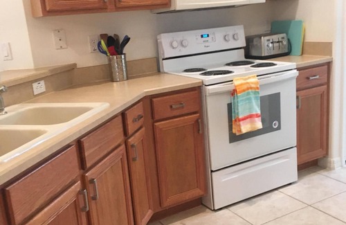 Orange Tree House | Pool Home Minutes From Disney-NEW tile in front master & dining areas