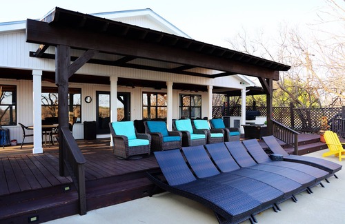 Kingsland House | Pool & Hot Tub, NEW BOAT DOCK,1 Story, Kayaks, Commercial Ice Maker