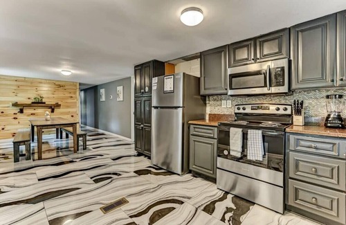 Montgomery House | Pool House! Sweet Sunny Retreat- Both Houses