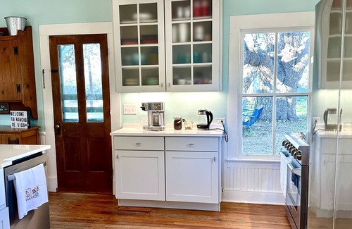 Johnson City Other | Pool, pickleball, gathering spaces in the wine country