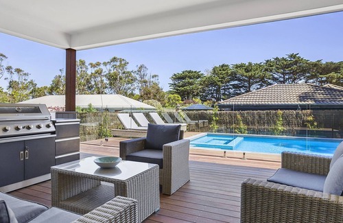 Mount Martha House | Pool - Spa and 300m Walk To Beach