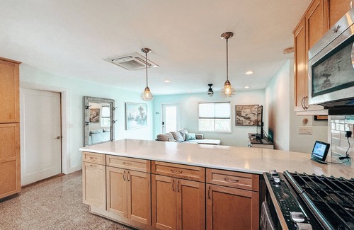 Tampa House | Pool~Waterfront~Tampa Bay Views~Tiki Bar~Renovated