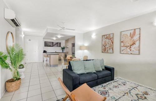 Parramatta Park Apartment | Poolside on Martyn - Relax by the Resort Pool