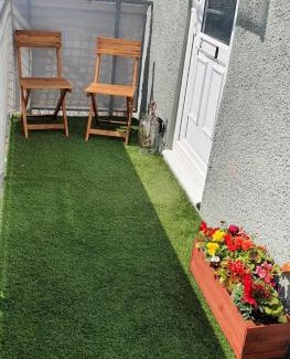 Llandudno Junction Apartment | Poppys Place and Busters Barn