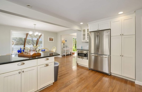 East Harwich House | Poppys Pond: Pondfront Cape Home with A/C & Wifi