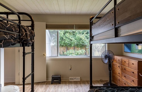 Pentwater House | Porchview historic downtown cottage