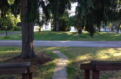 Fort Gratiot Cottage | Port Huron - Sandy Feet Cottage, steps to Lake Huron