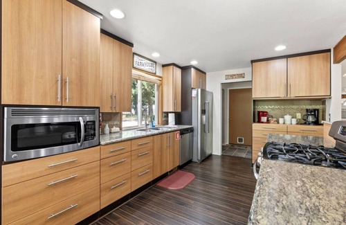 East Port Orchard House | Port Orchard Oasis Retreat w/Hot Tub & Game Room!