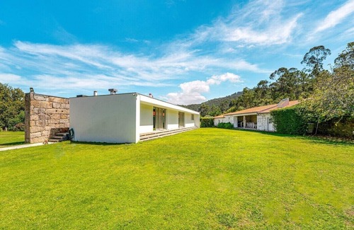 Cardielos House | Portugal Active Oliveira's Farm