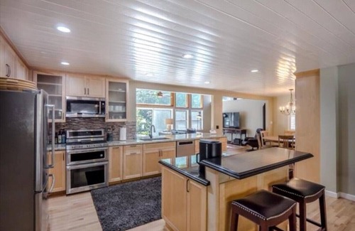 Aptos House | Pot Belly Beach House