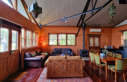 Kanimbla Cottage | Potters Studio - 100 acres of paradise!