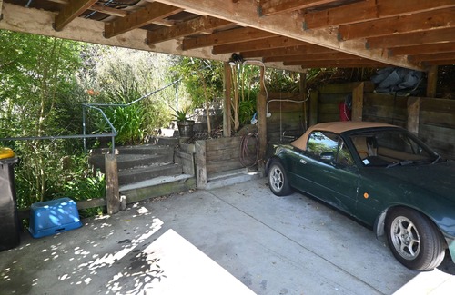Nelson South House | Poutama - private and sunny house with views and a 10 min walk to town center.
