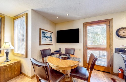 Truckee Apartment | Powder Pines Retreat