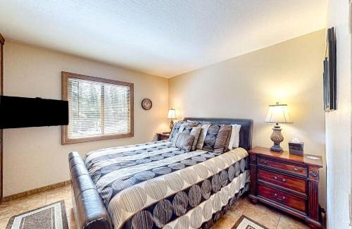 Truckee Apartment | Powder Pines Retreat