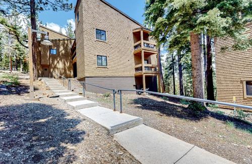 Truckee Apartment | Powder Pines Retreat
