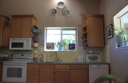 Exeter House | Powell Ranch Enjoy jacuzzi on beautiful farm