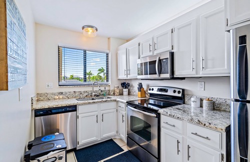 Bella Vista Condo | Practically on the beach; short walk across Carlin Park to the sand! β€οΈππ
