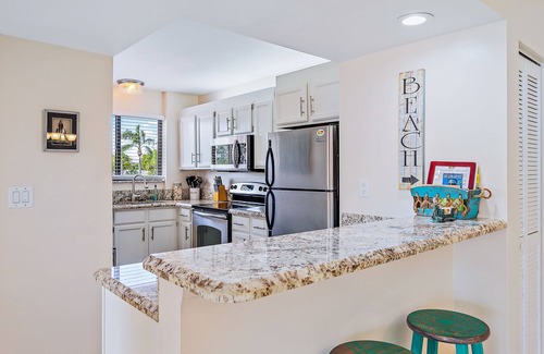 Bella Vista Condo | Practically on the beach; short walk across Carlin Park to the sand! β€οΈππ
