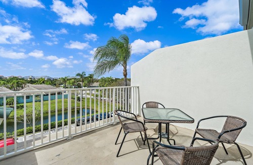 Bella Vista Condo | Practically on the beach; short walk across Carlin Park to the sand! β€οΈππ